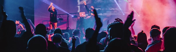 OD体育球迷社区热烈讨论场景